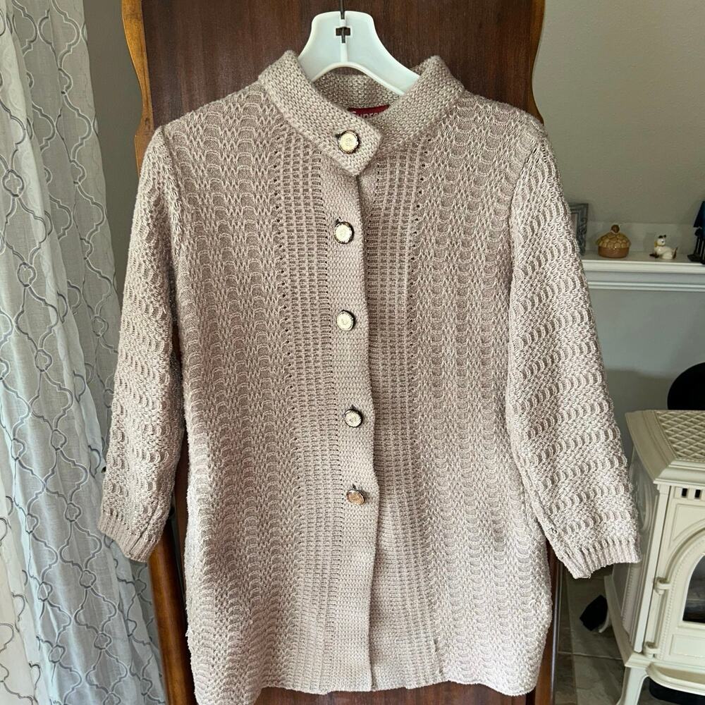 Supreme women’s beige knit sweater cardigan button up size medium